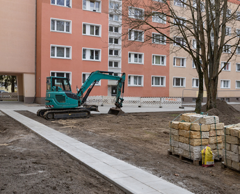13.04.2026 // neu angelegter und gepflasterter Erschließungsweg