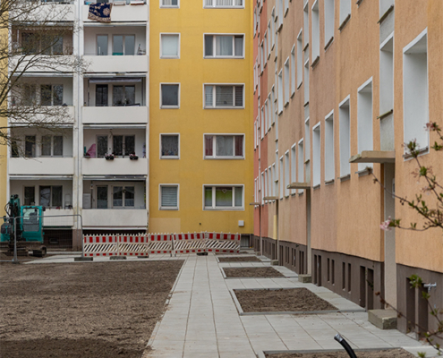 13.04.2026 // neu angelegter und gepflasterter Erschließungsweg